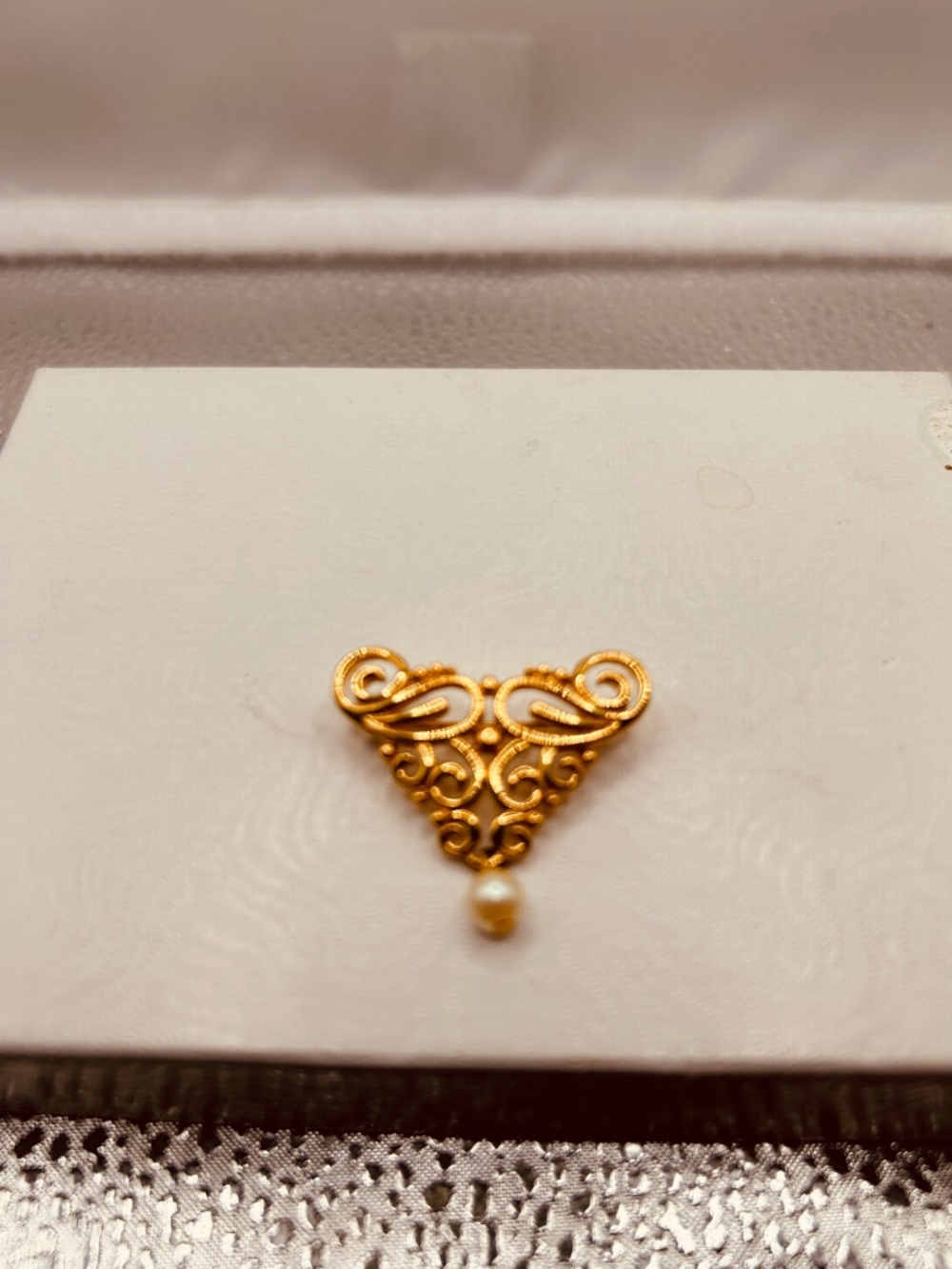 Monet vintage brooch gold tone faux pearl filigree design any occasion